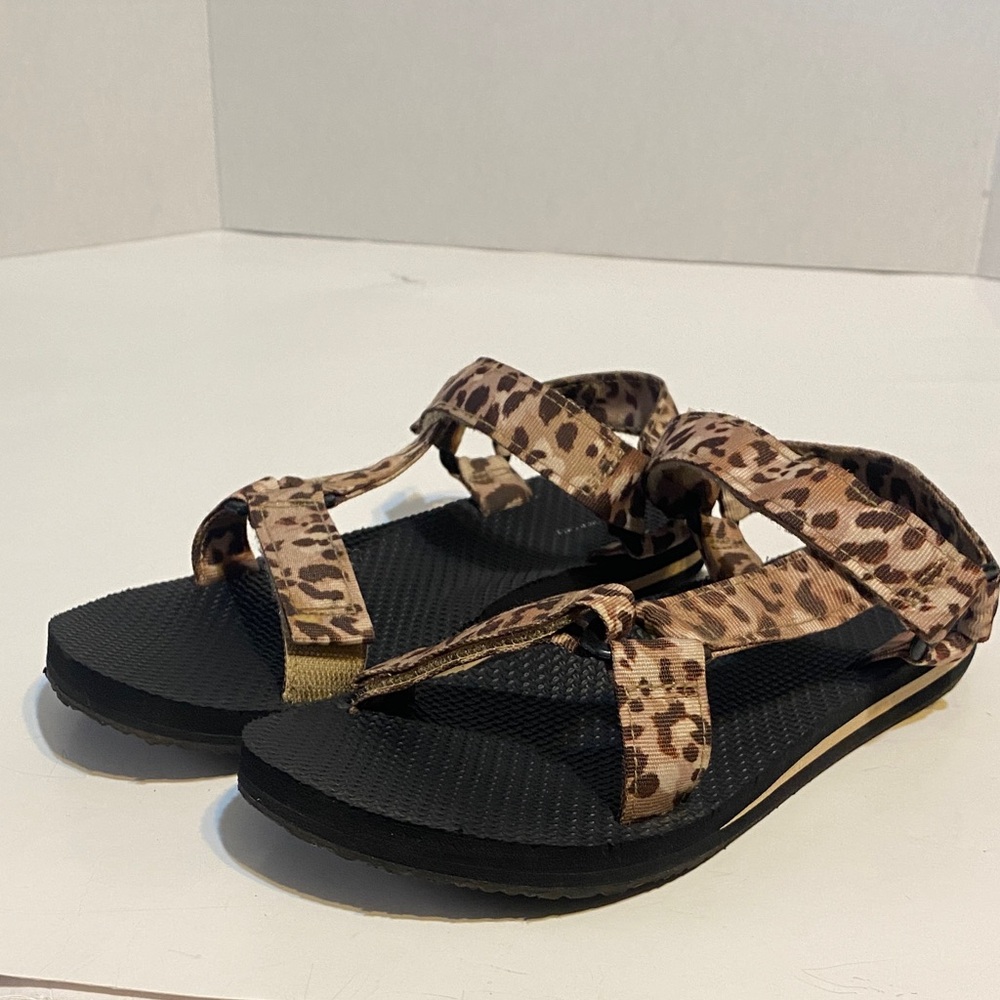 Time And Tru Leopard Print Sandals. Cushion sole.